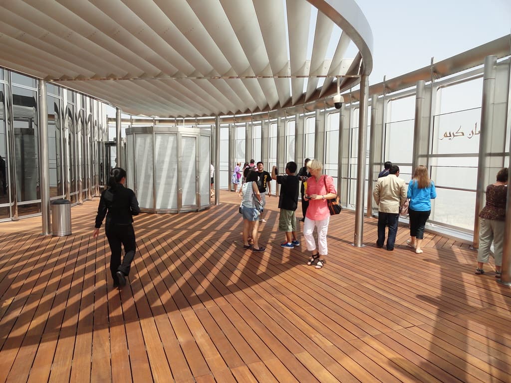 Burj Khalifa Visitor Guide: Tickets, Tips & What to Expect at the Top